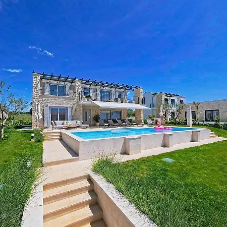 ヴィラ Flamingo Kaštelir