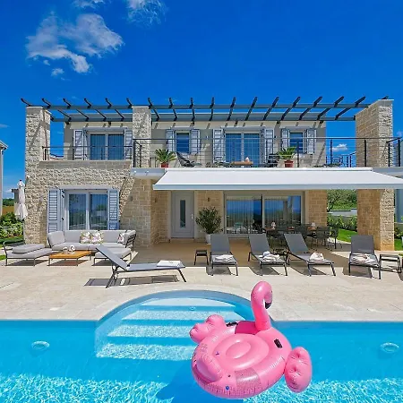 Flamingo Villa *