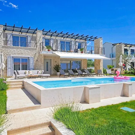 Flamingo Villa *